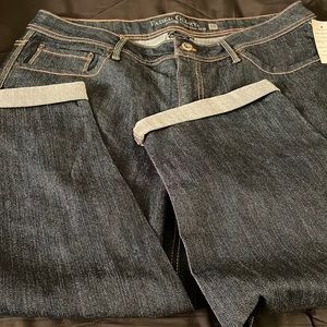 🔥Sale🔥Women’s  stretch jeans with cuffs at bottom /can be worn without cuffs.NWT